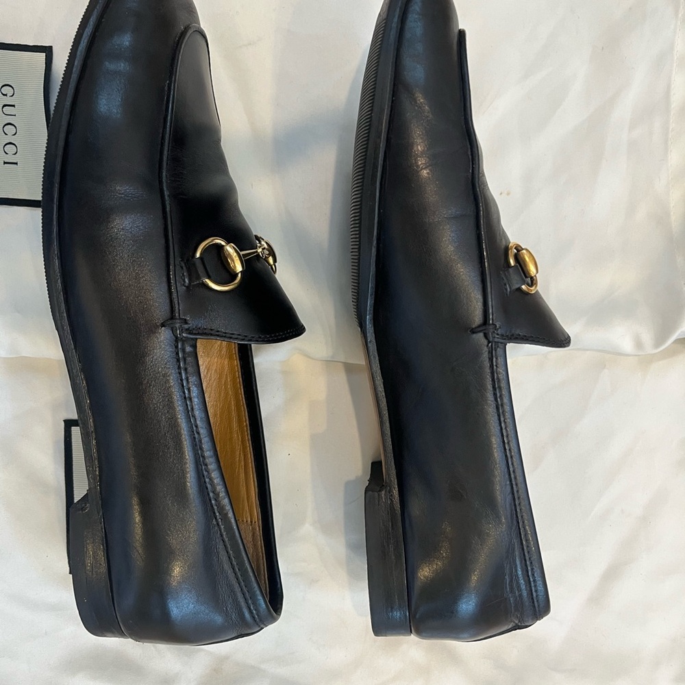 Gucci Jordaan Loafers in Black Leather with Gold Horsebit - Picture 5 of 8
